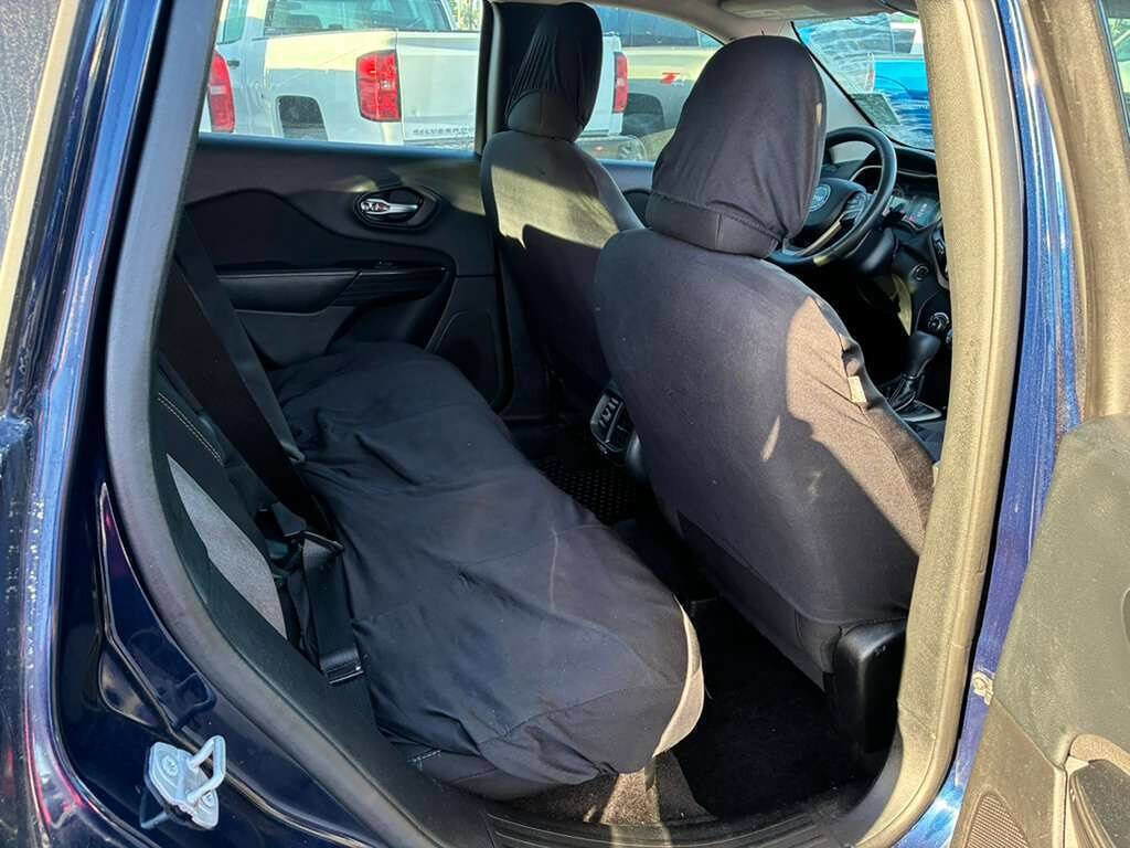 Used 2016 Jeep Cherokee Sport image 3