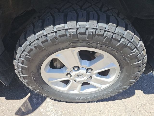Used 2010 Toyota Tundra 4x4 Double Cab image 19