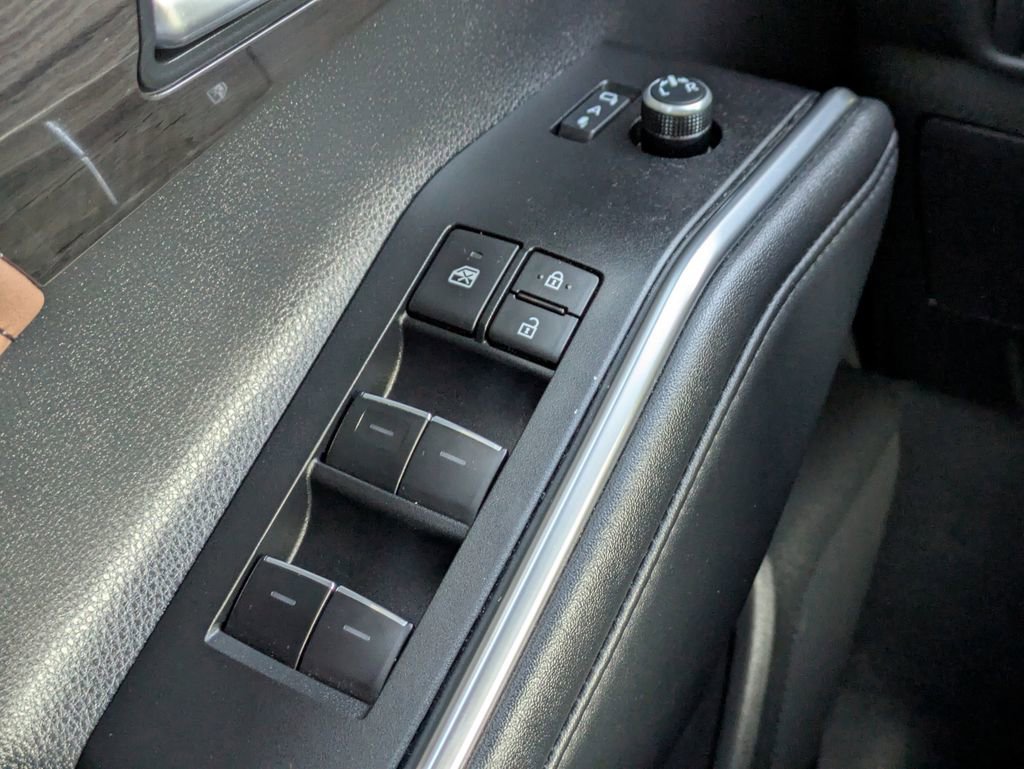 Certified 2025 Toyota Highlander Limited image 27