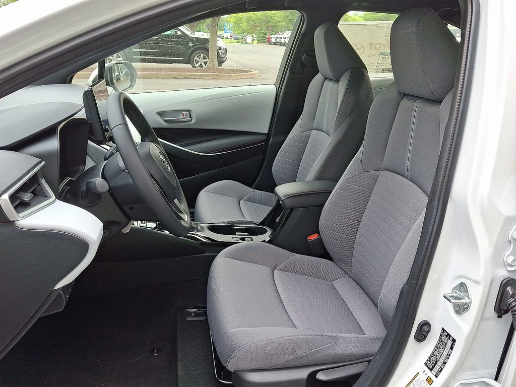 Used 2025 Toyota Corolla SE image 8