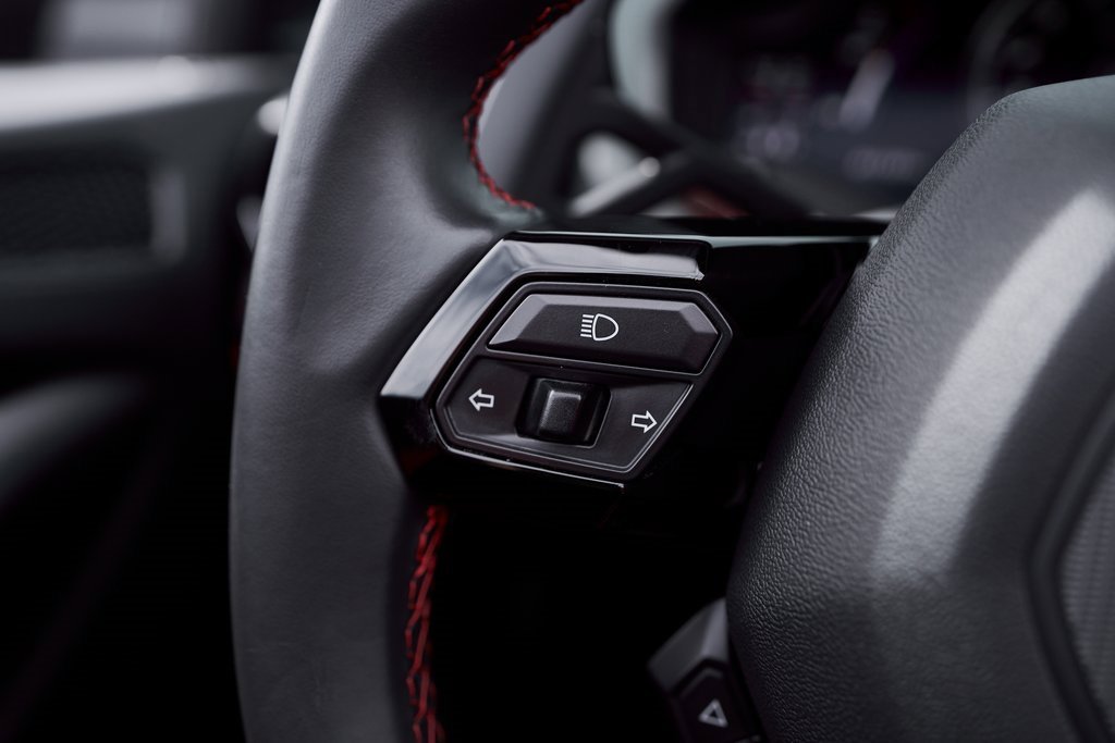 Used 2021 Lamborghini Huracan EVO image 45