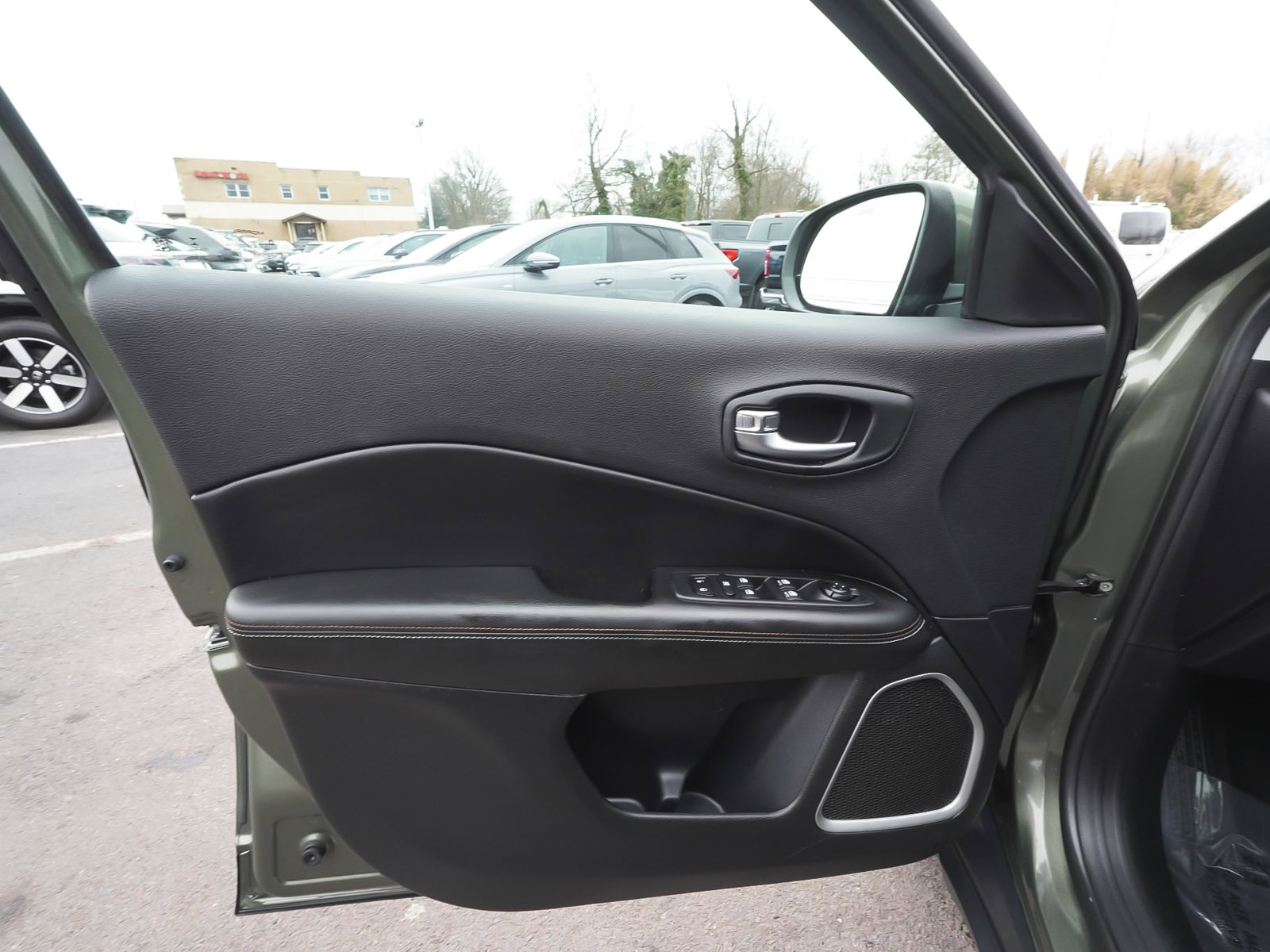 Used 2019 Jeep Compass Latitude w/ Popular Equipment Group image 9