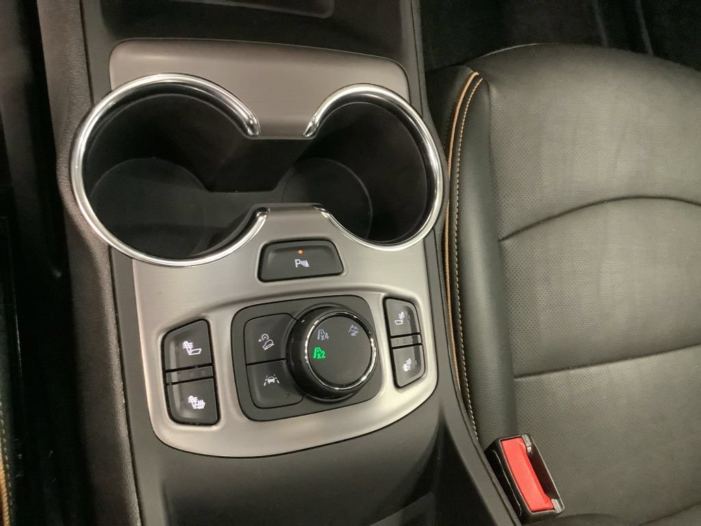 Used 2024 GMC Terrain AT4 w/ Tech Package AWD/4WD image 16