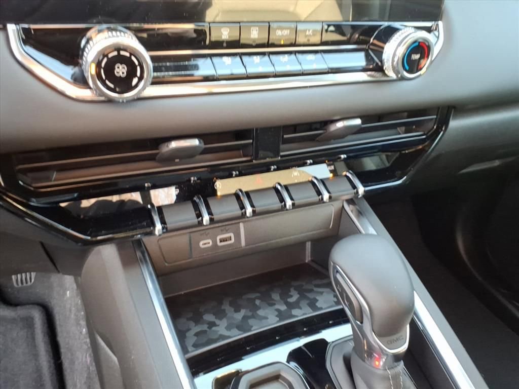 New 2026 GMC Canyon Elevation image 14