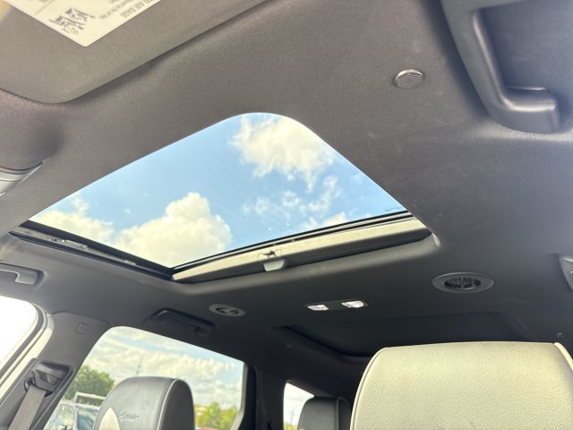 Used 2022 Buick Enclave Avenir w/ Avenir Technology Package AWD/4WD image 28