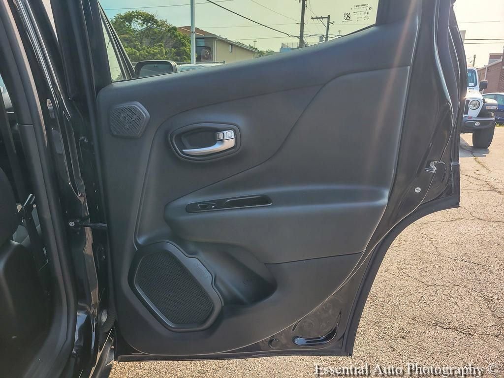 Certified 2022 Jeep Renegade Latitude w/ Sun/Sound Group AWD/4WD image 23