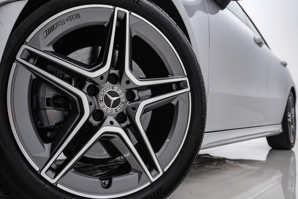 Used 2023 Mercedes-Benz CLA 250 4MATIC image 5