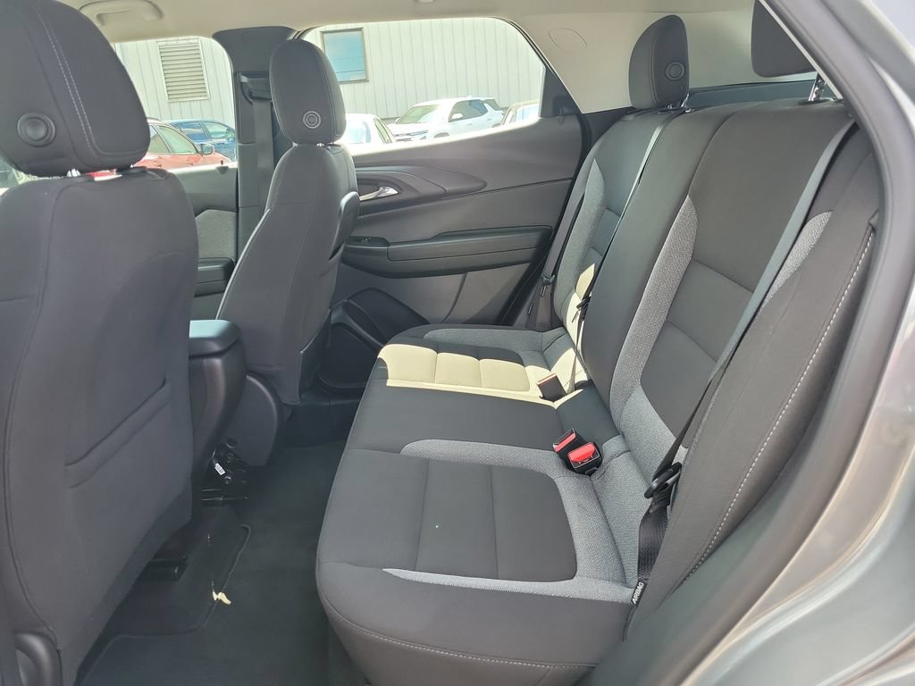 Used 2025 Chevrolet TrailBlazer LS w/ LS Confidence Package FWD image 16