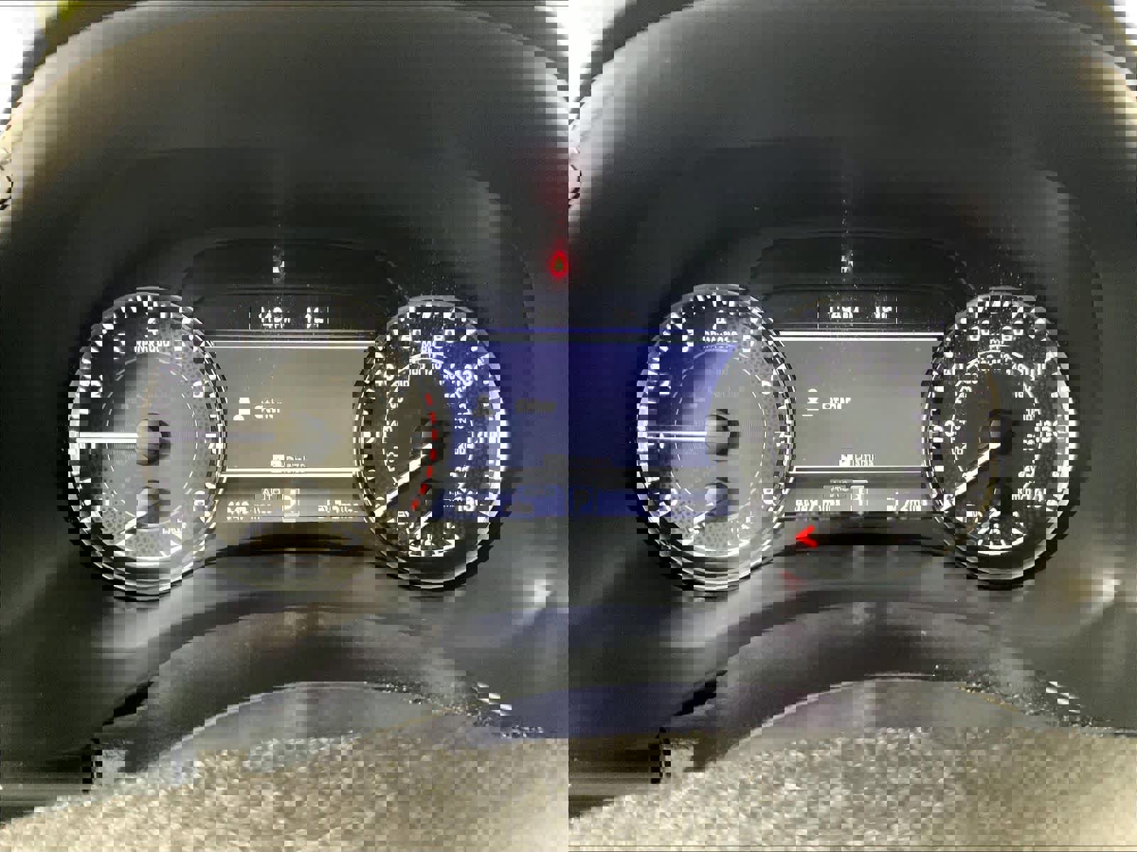 Used 2024 Nissan Armada SL image 25