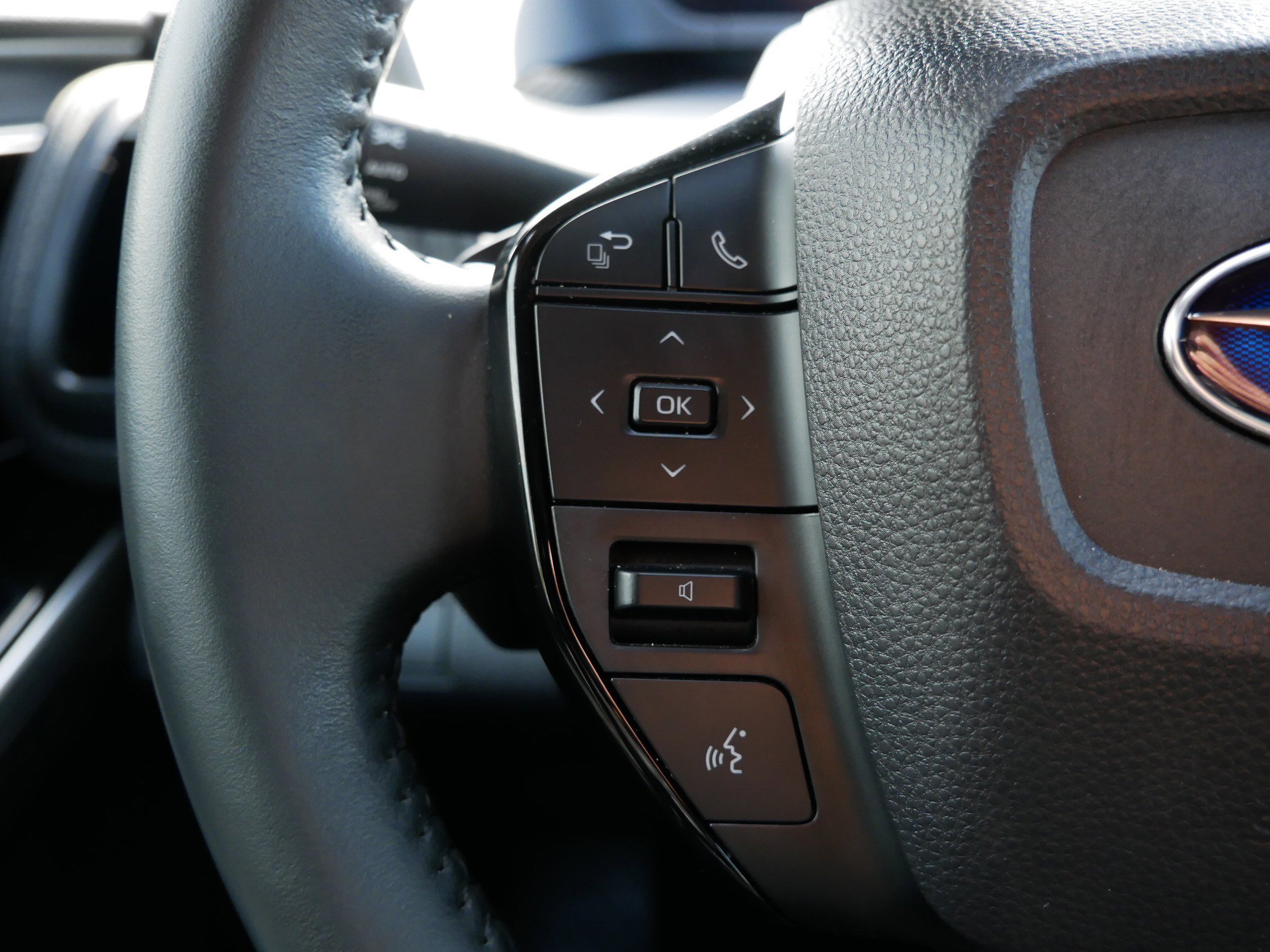 Used 2023 Subaru Solterra AWD image 28