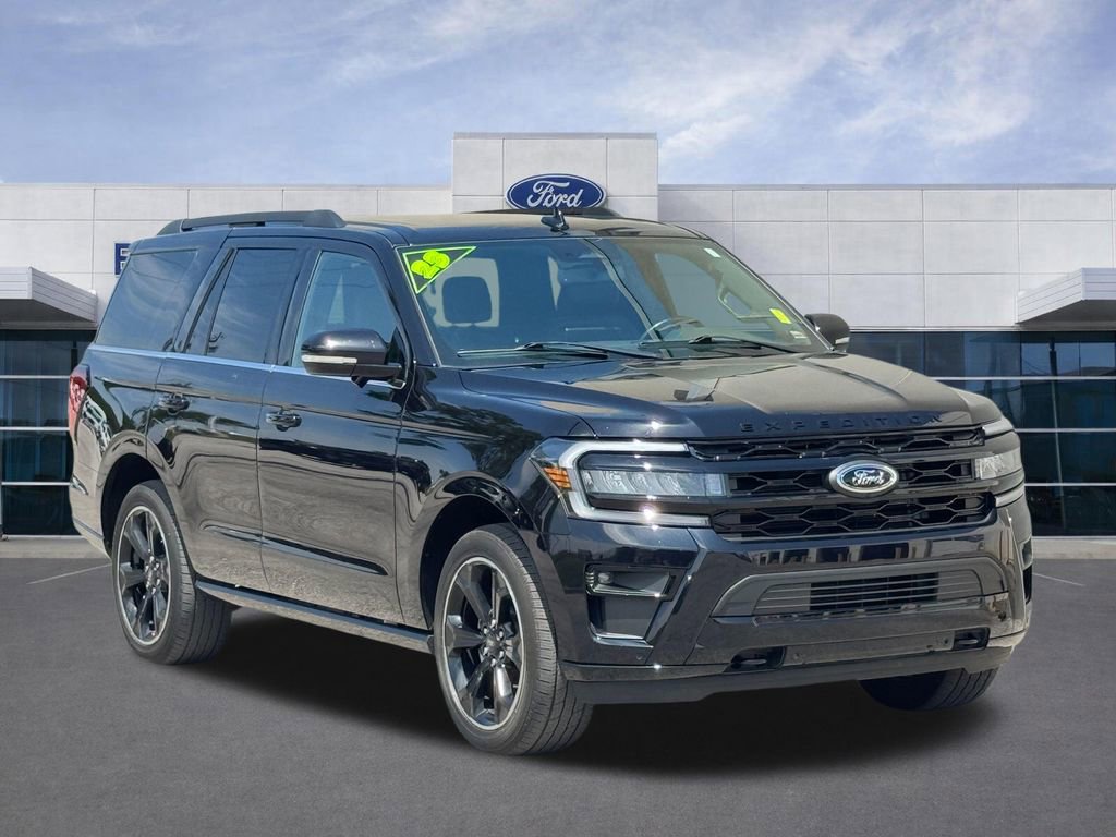 Used 2023 Ford Expedition Limited AWD/4WD image 2
