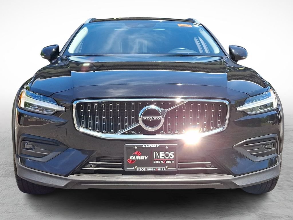Used 2021 Volvo V60 T5 Cross Country AWD/4WD image 2