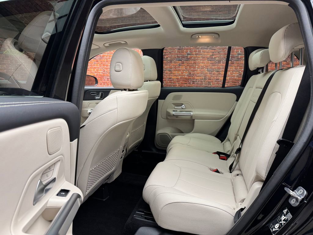 Used 2026 Mercedes-Benz GLB 250 4MATIC image 22