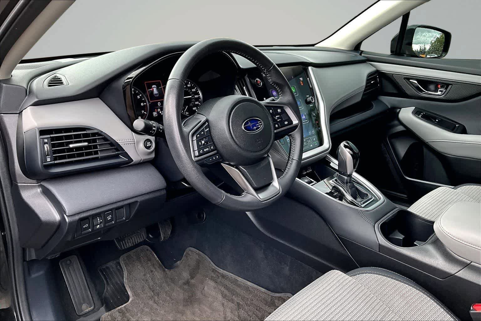 Used 2024 Subaru Outback Premium AWD/4WD image 2