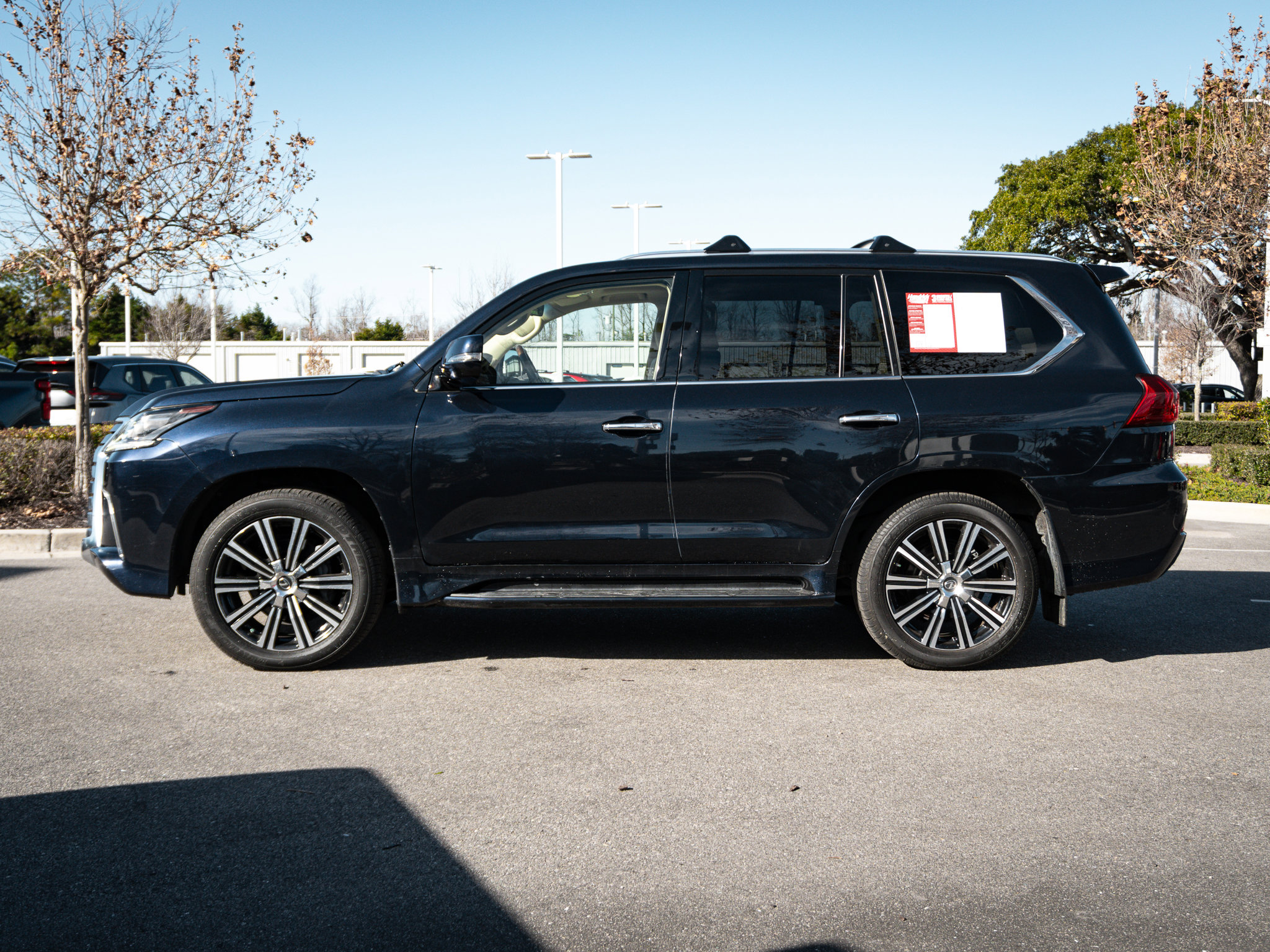 Used 2018 Lexus LX 570 4WD w/ Luxury Package image 7