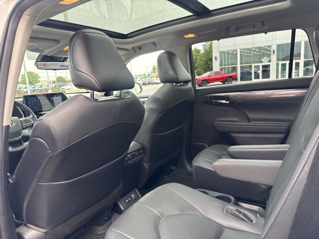 Used 2021 Toyota Highlander Platinum AWD/4WD image 37