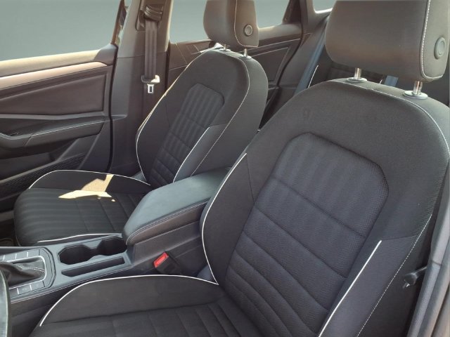 Used 2024 Volkswagen Jetta Sport FWD image 12
