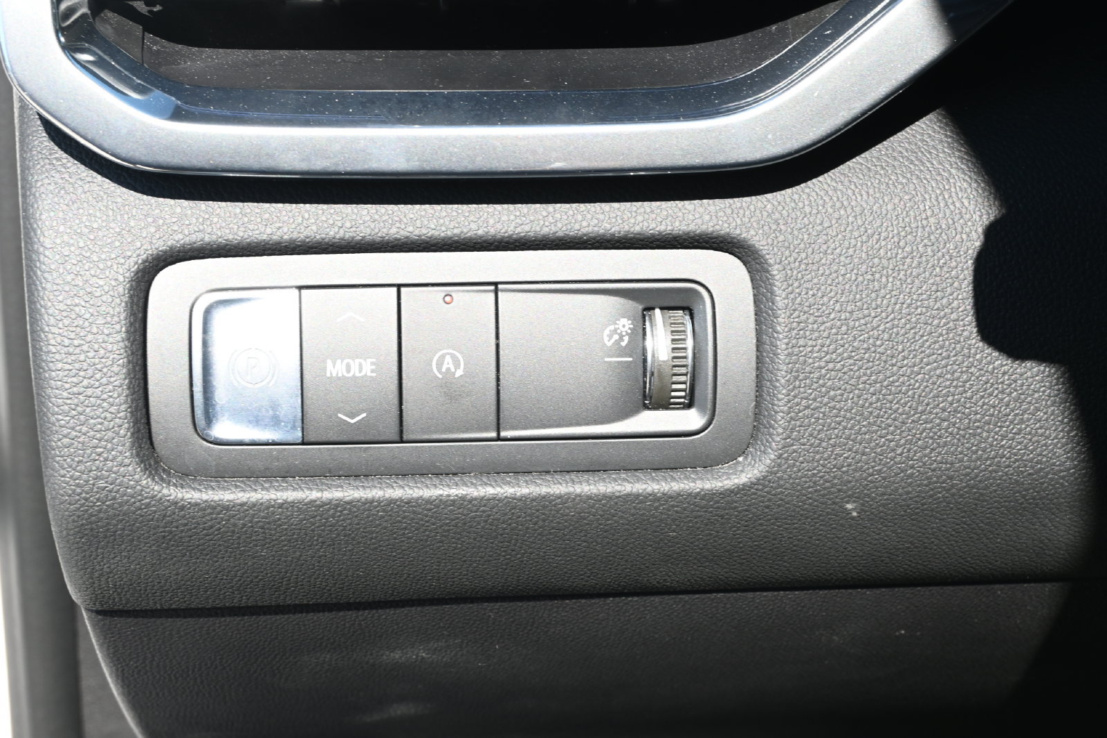 Used 2026 GMC Acadia Elevation w/ Elevation Premium Package FWD image 10