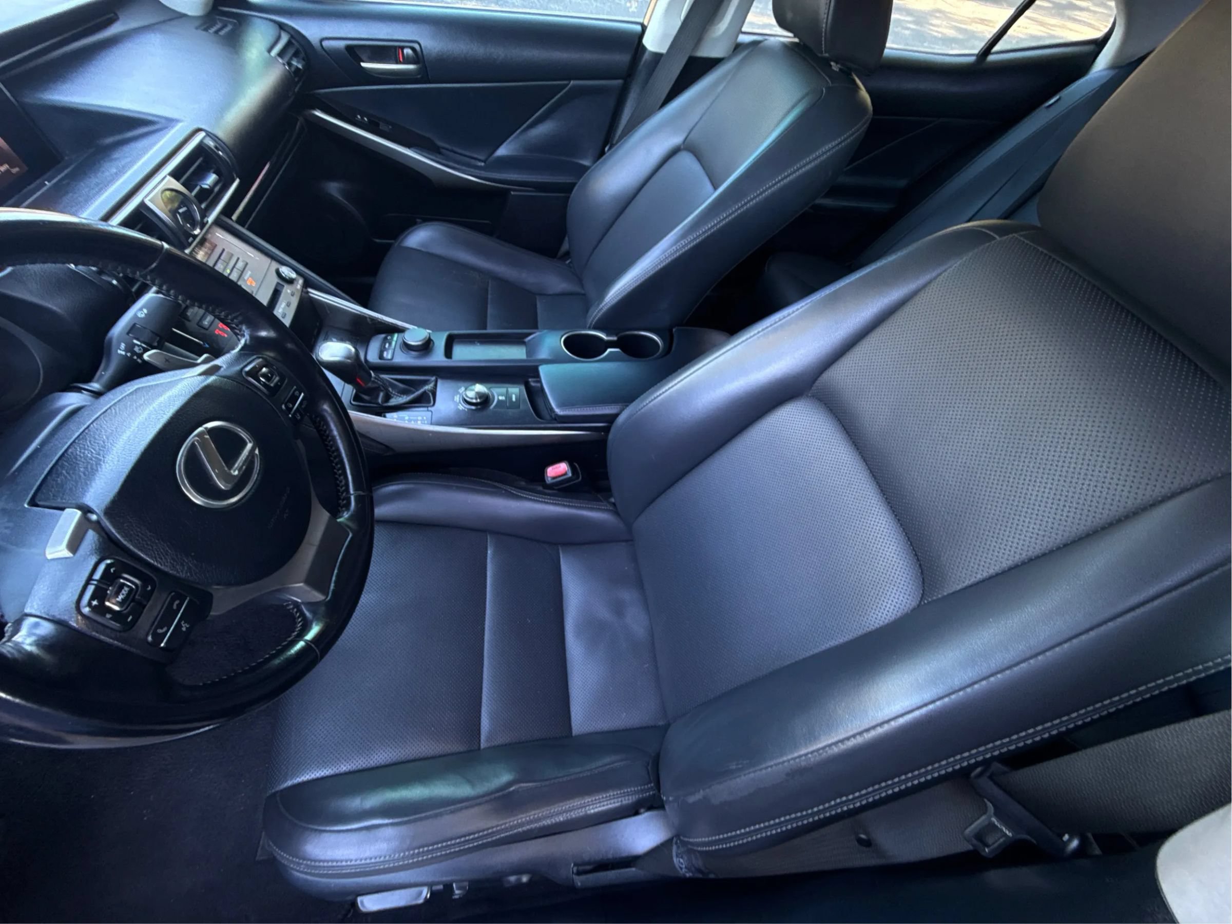 Used 2017 Lexus IS 200t w/ Premium Package RWD image 12