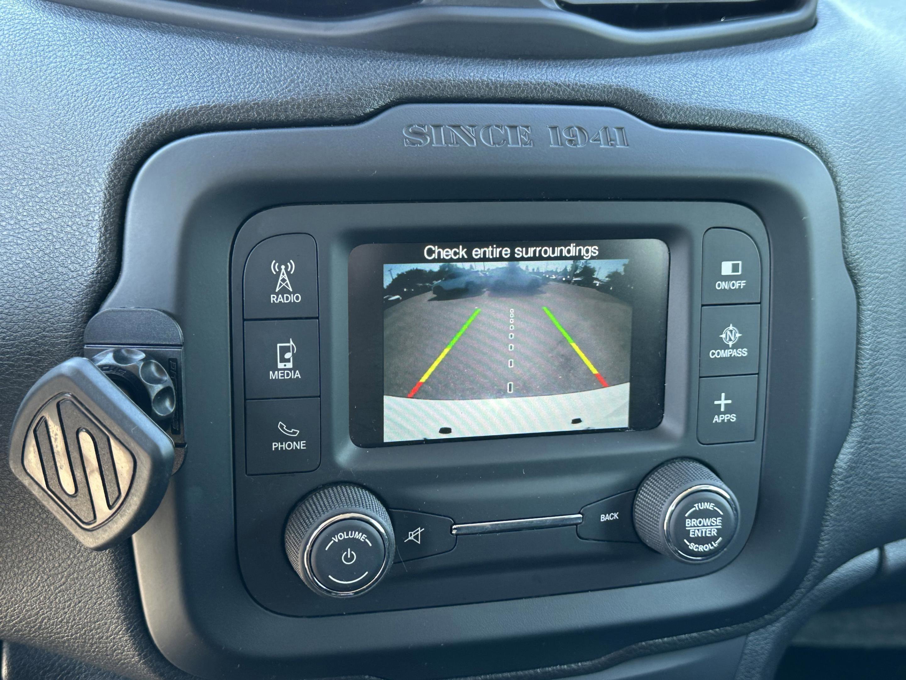 Used 2017 Jeep Renegade Latitude image 29