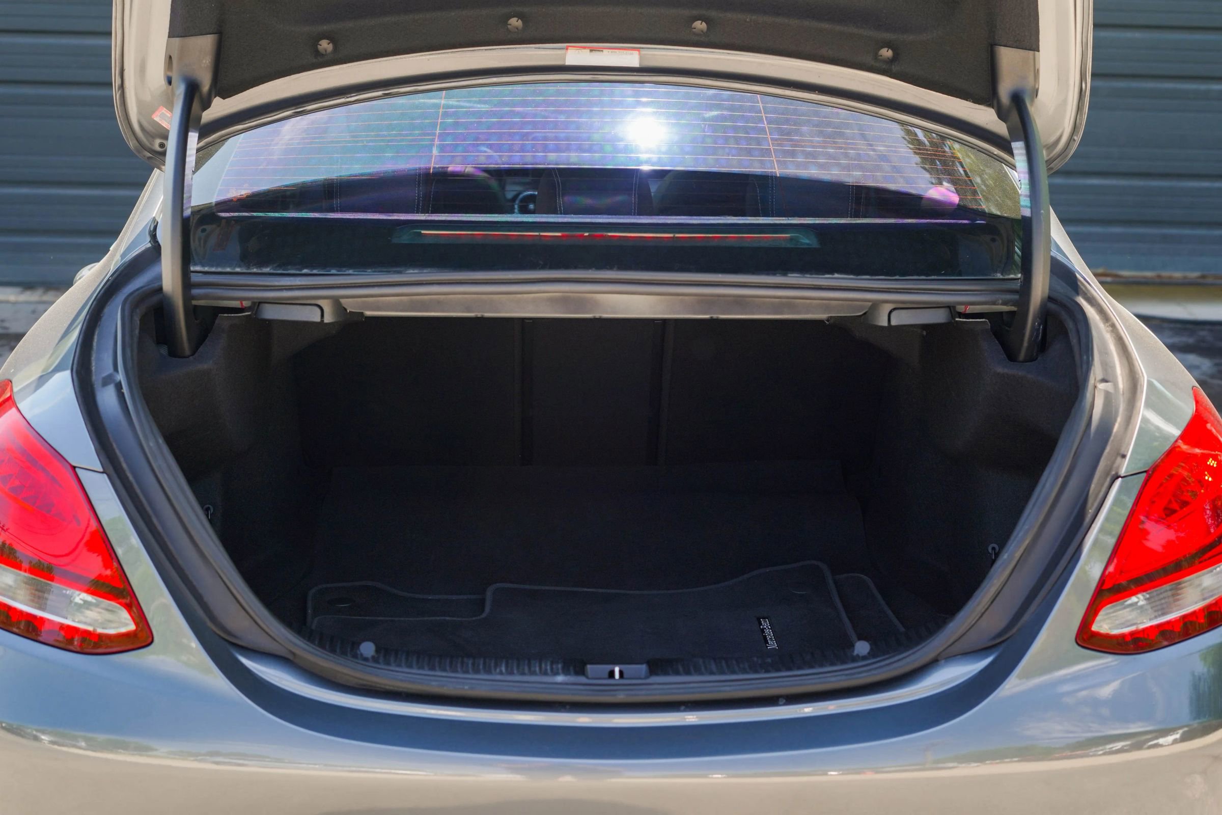Used 2018 Mercedes-Benz C 300 Sedan image 31