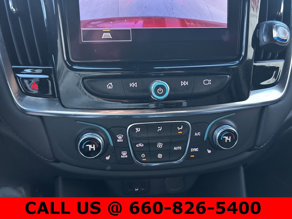 Used 2023 Chevrolet Traverse LT image 18