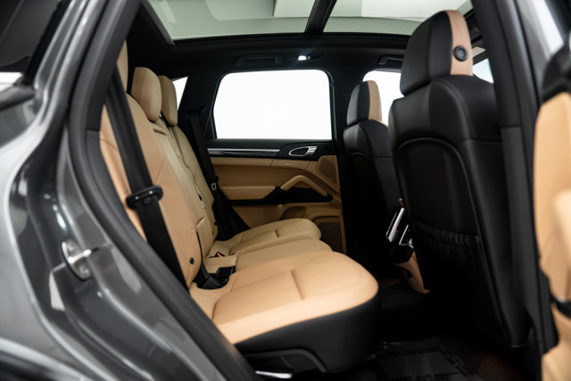 Used 2014 Porsche Cayenne Diesel Platinum Edition AWD/4WD image 9