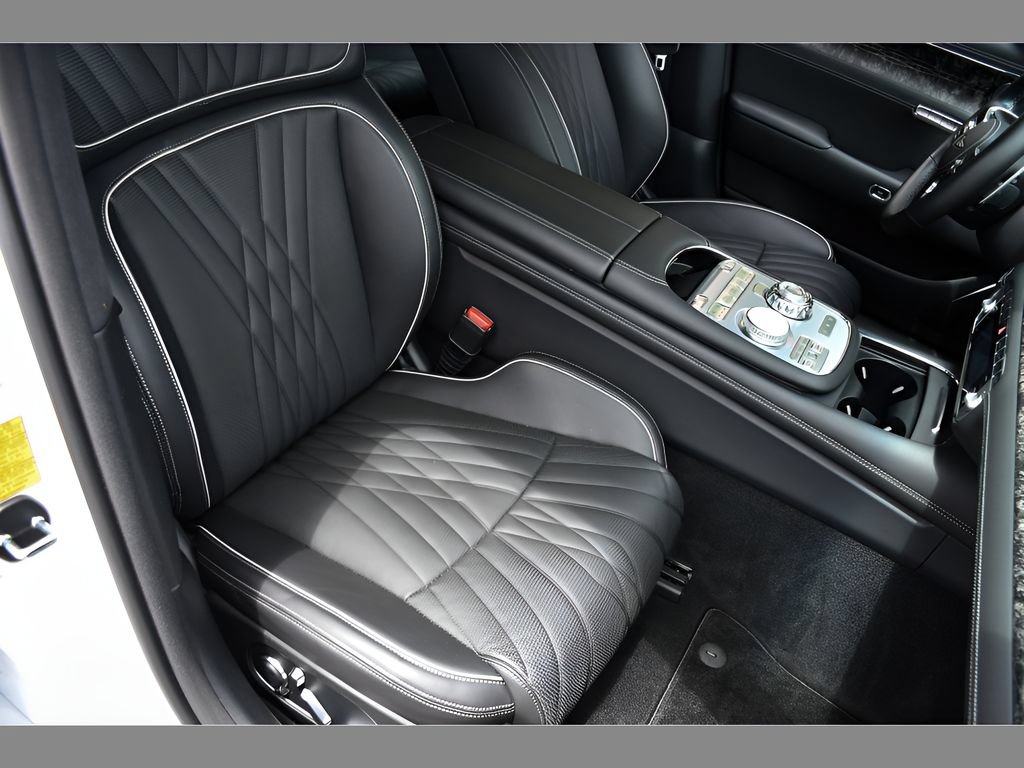 Used 2025 Genesis G90 3.5T AWD/4WD image 32