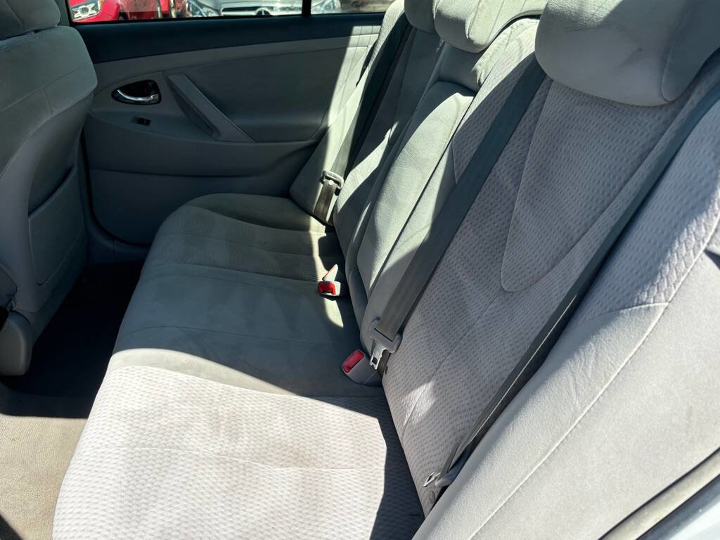 Used 2011 Toyota Camry FWD image 9