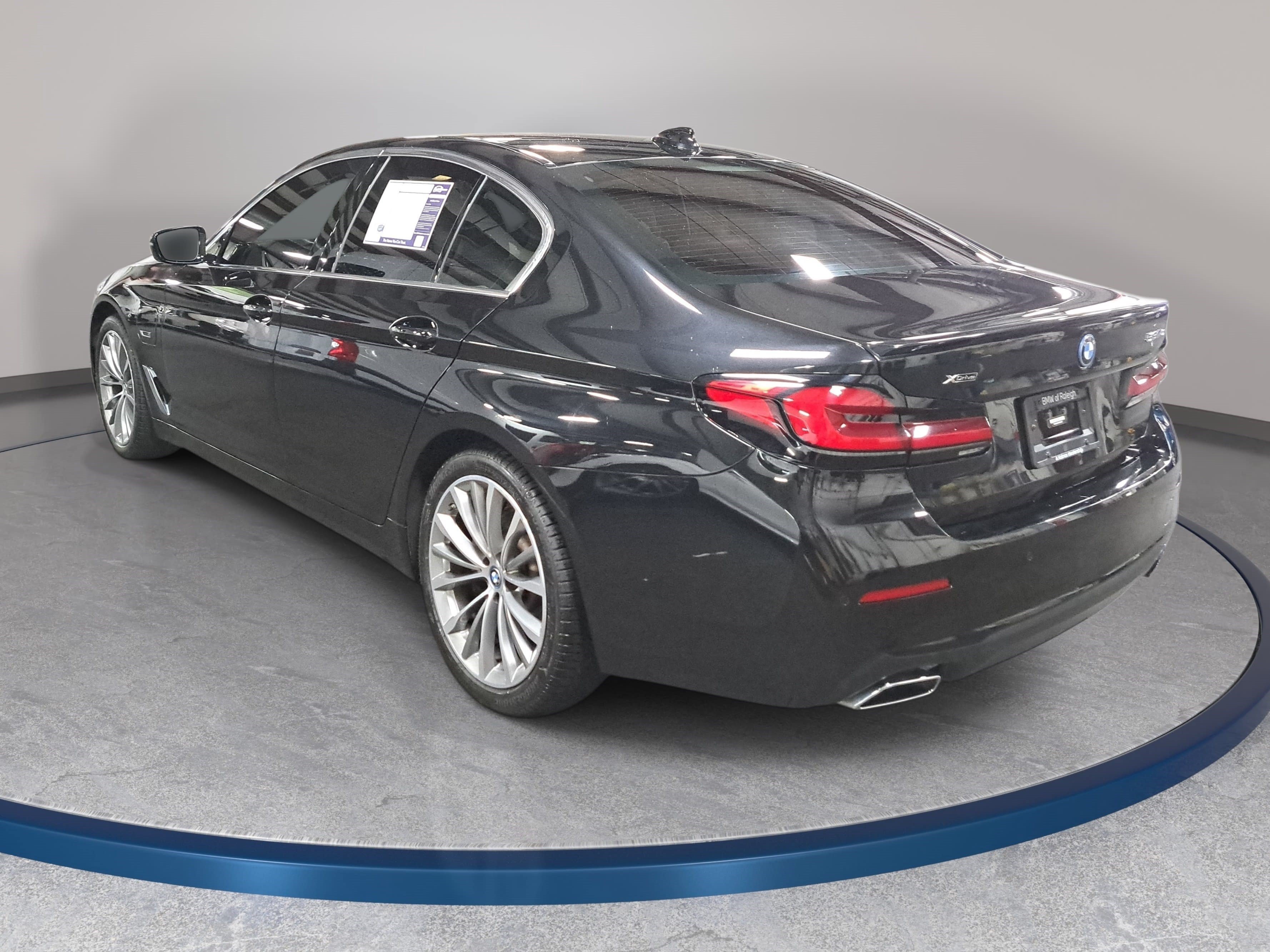Used 2023 BMW 530e xDrive w/ Premium Package AWD/4WD image 7
