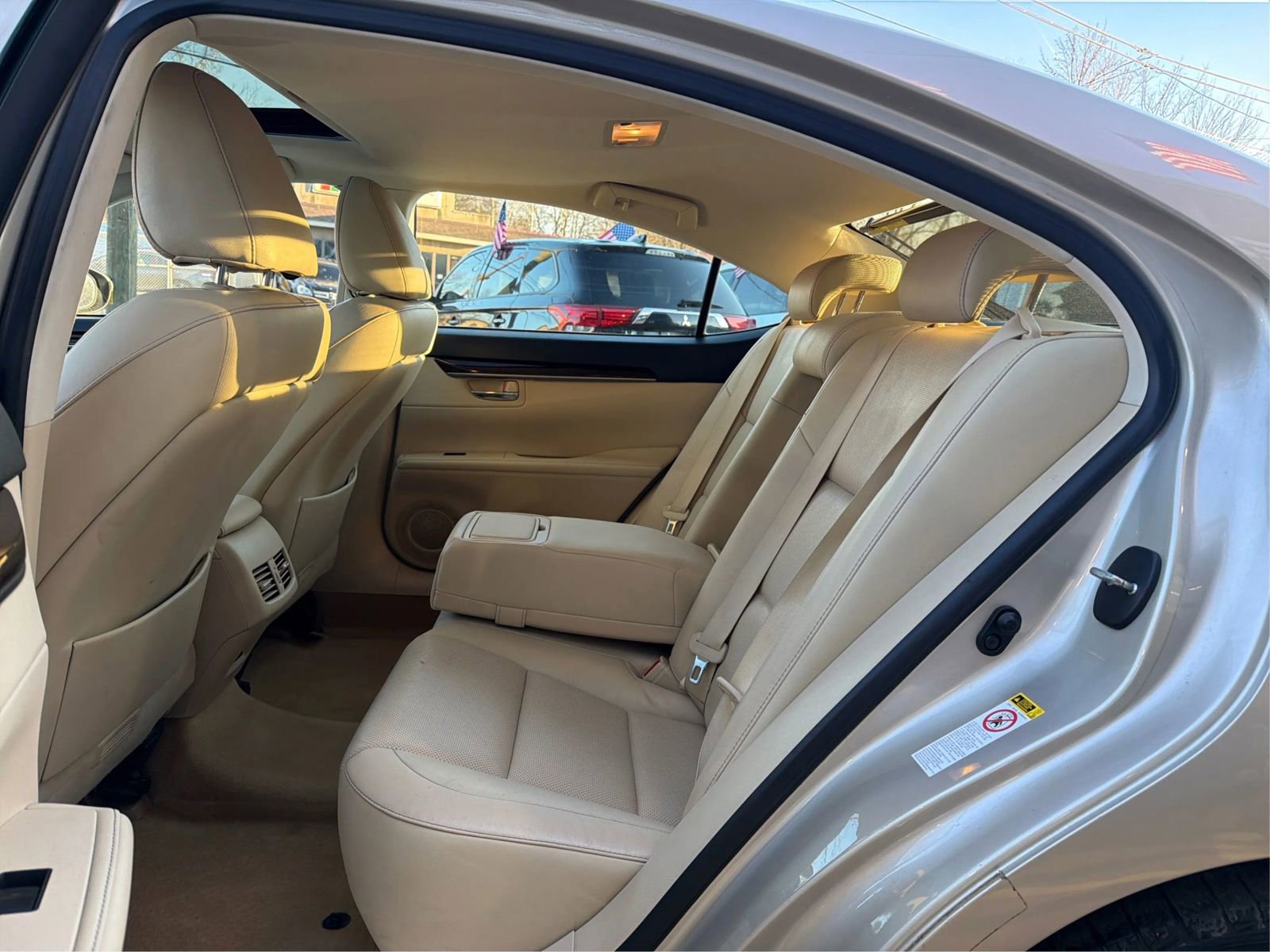 Used 2014 Lexus ES 350 w/ Luxury Package image 10