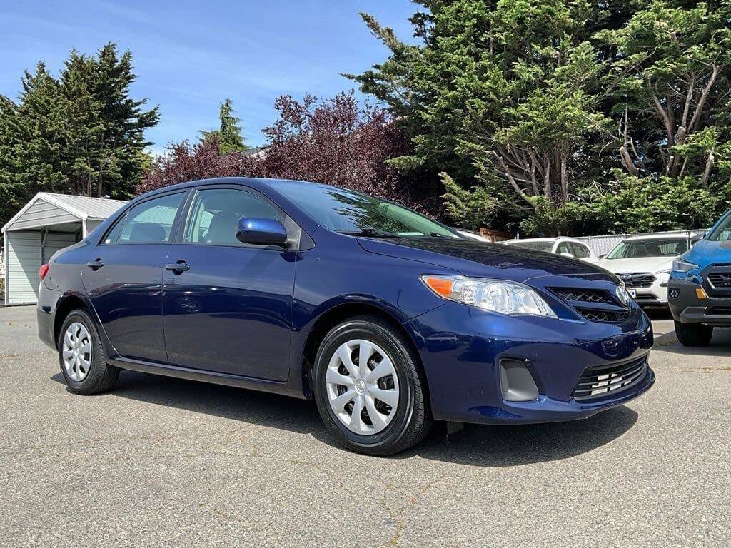 Used 2011 Toyota Corolla LE FWD image 2
