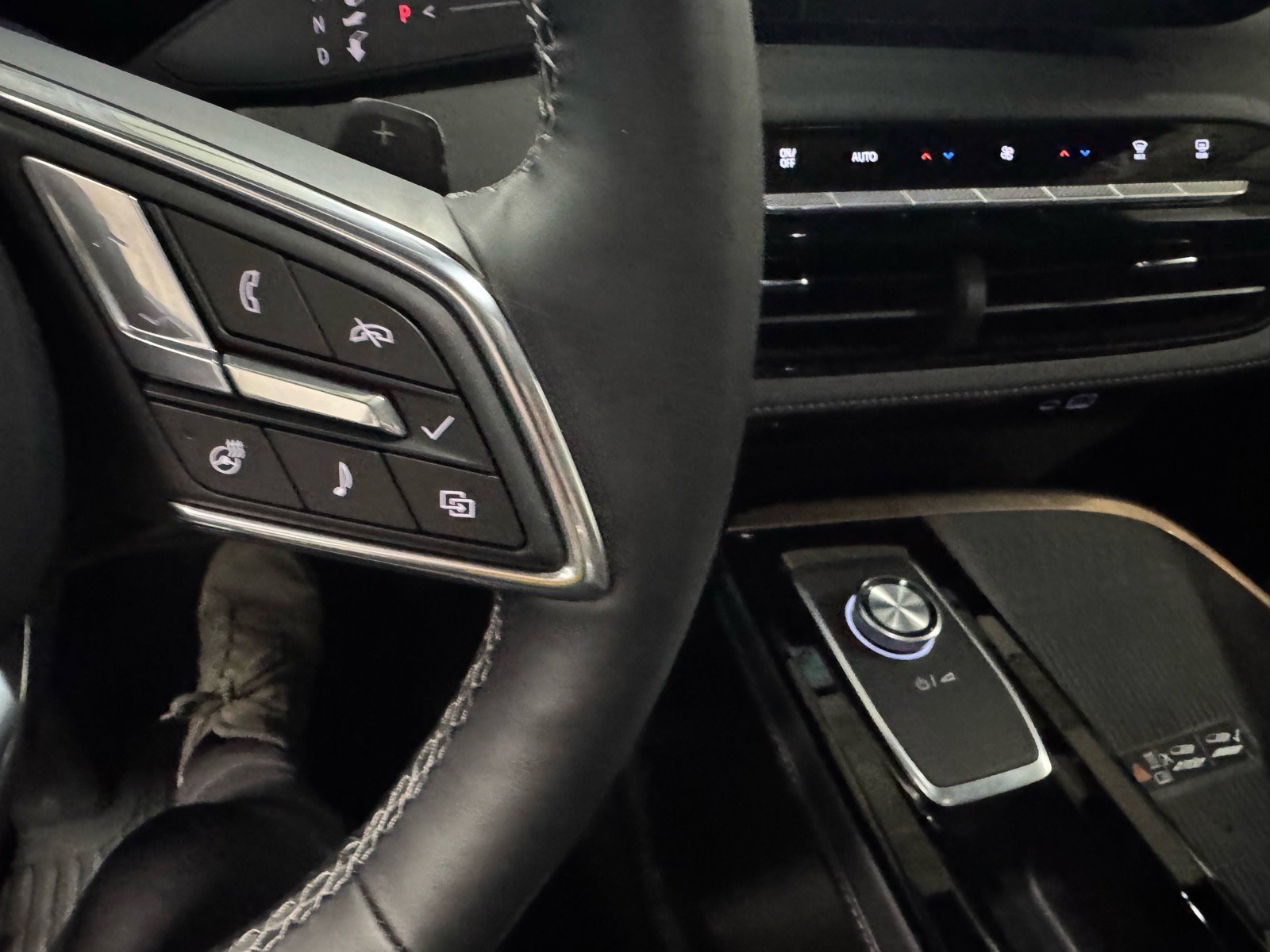 Used 2026 Buick Enclave Avenir w/ Super Cruise Package image 31