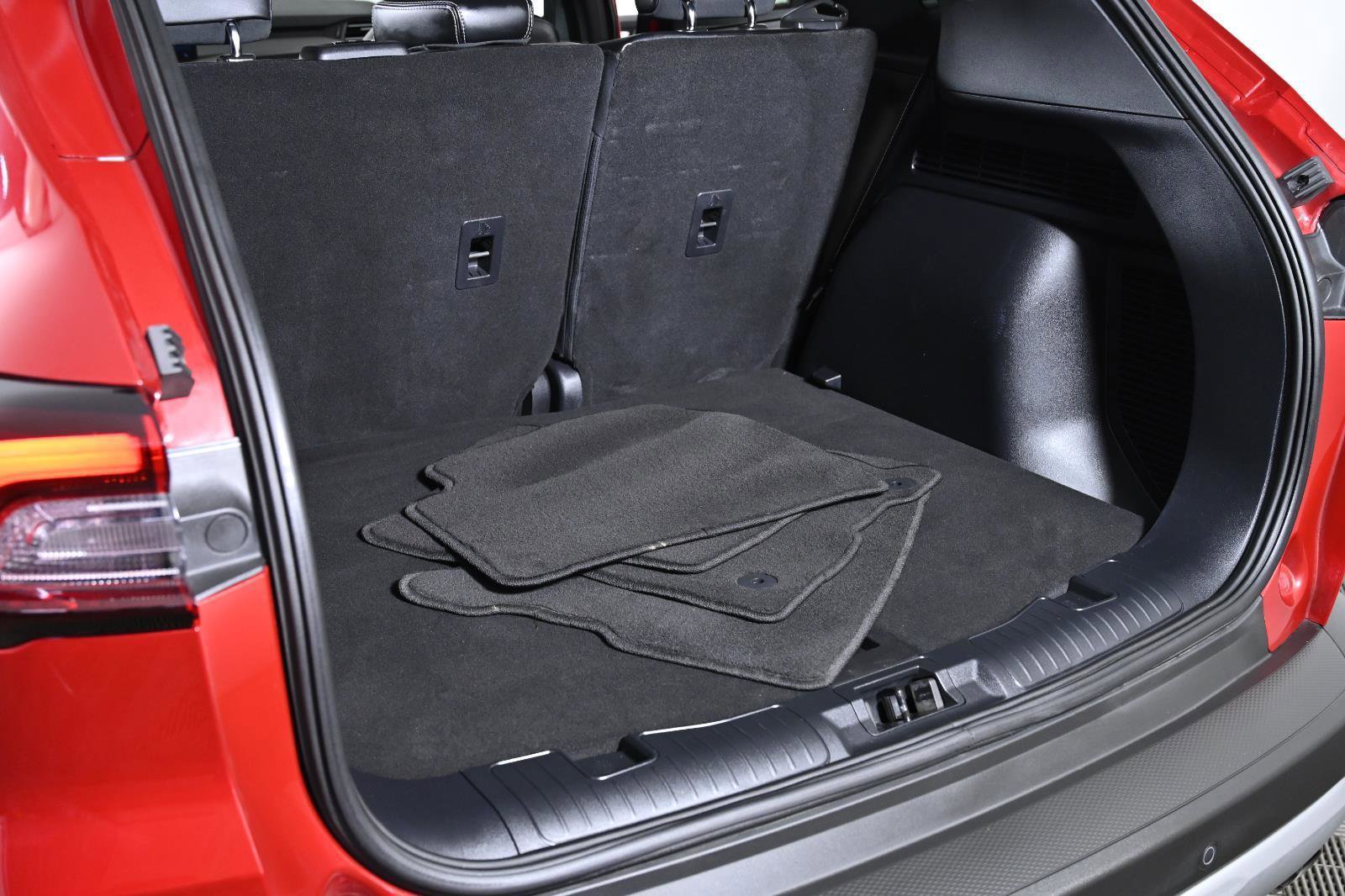 Used 2025 Ford Escape SE image 33