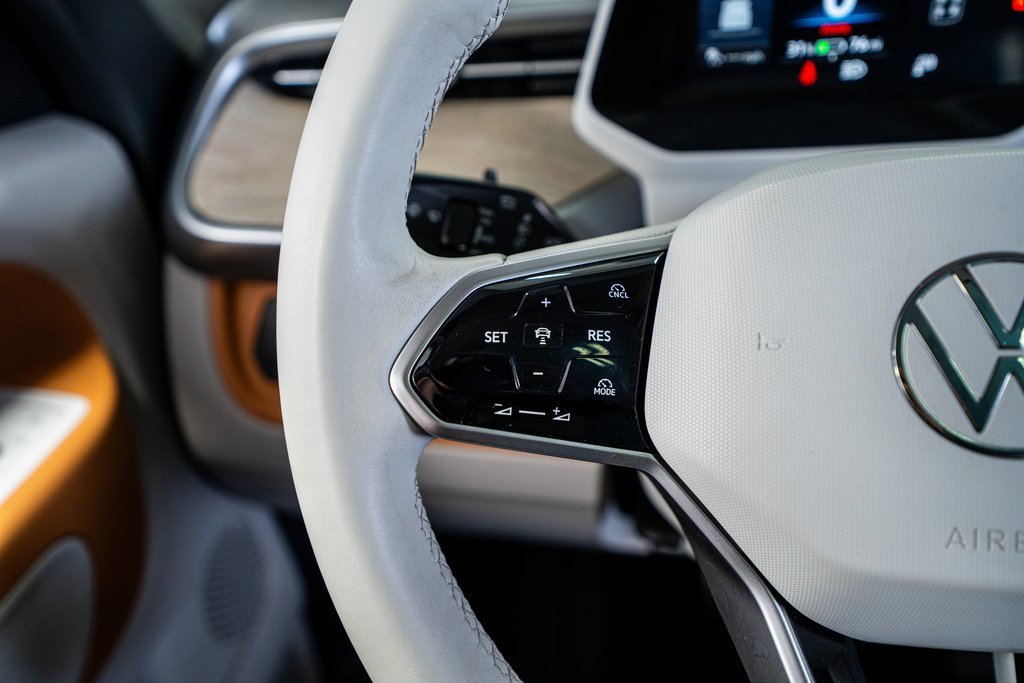 Used 2025 Volkswagen ID. Buzz 1st Edition image 38