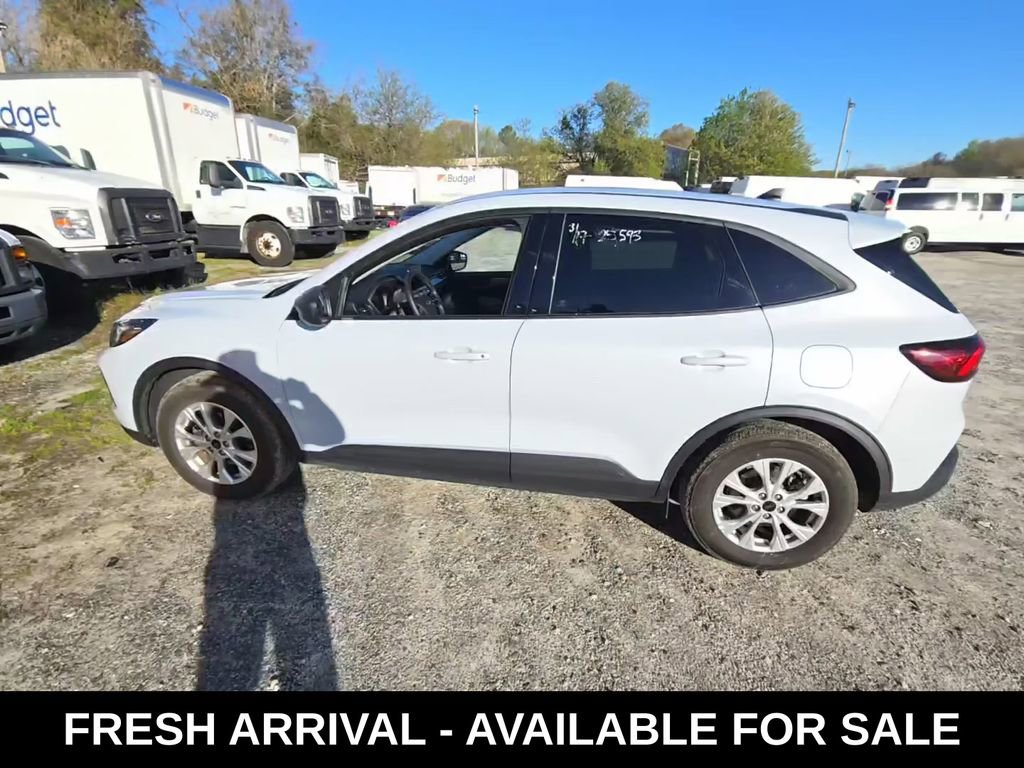 Used 2025 Ford Escape Active image 3