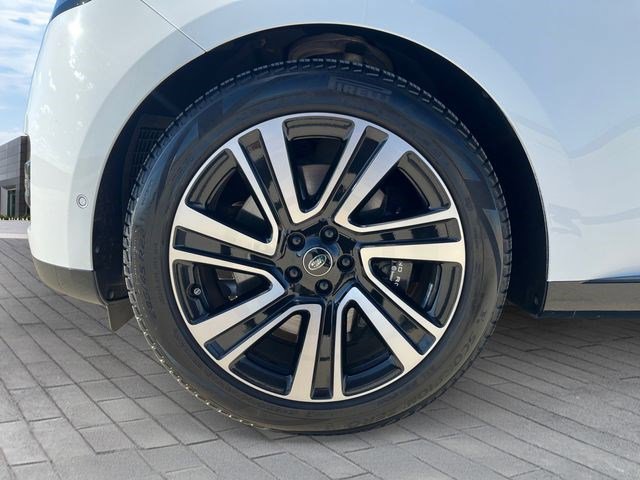 Used 2023 Land Rover Range Rover SE AWD/4WD image 9