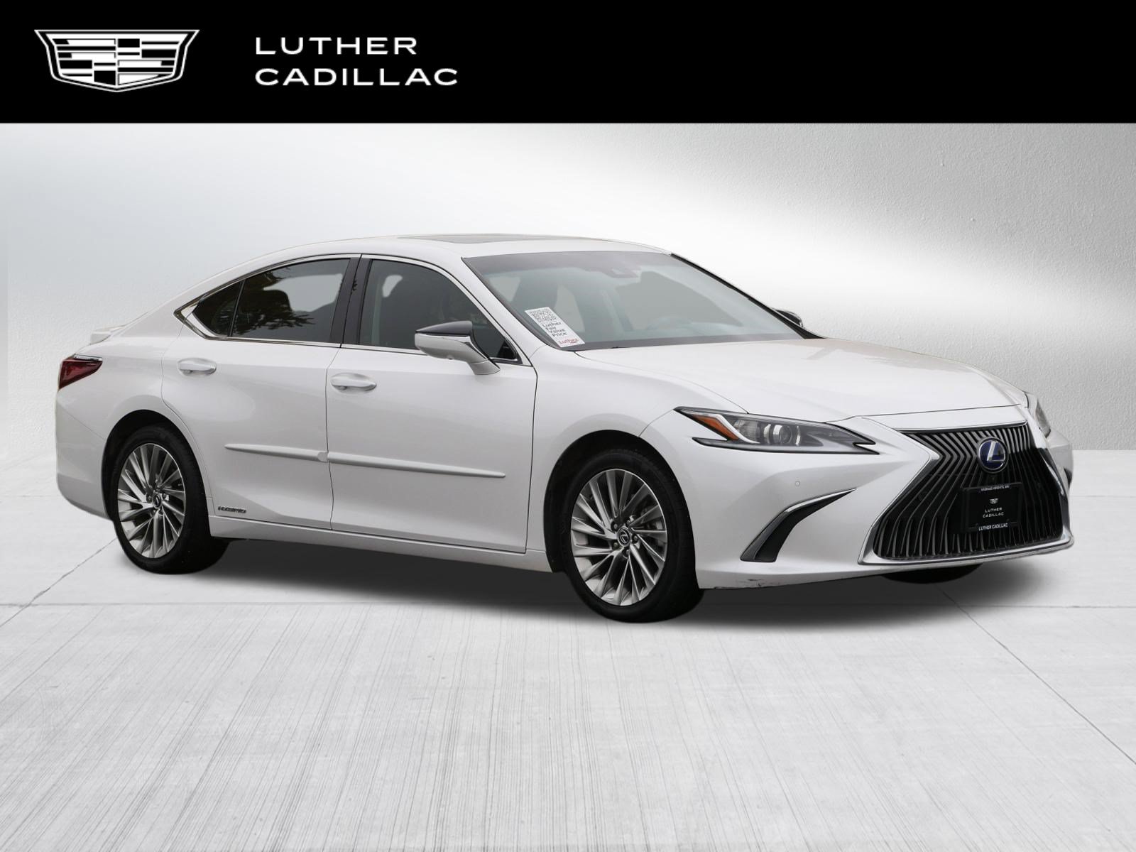 Used 2020 Lexus ES 300h w/ Accessory Package 2