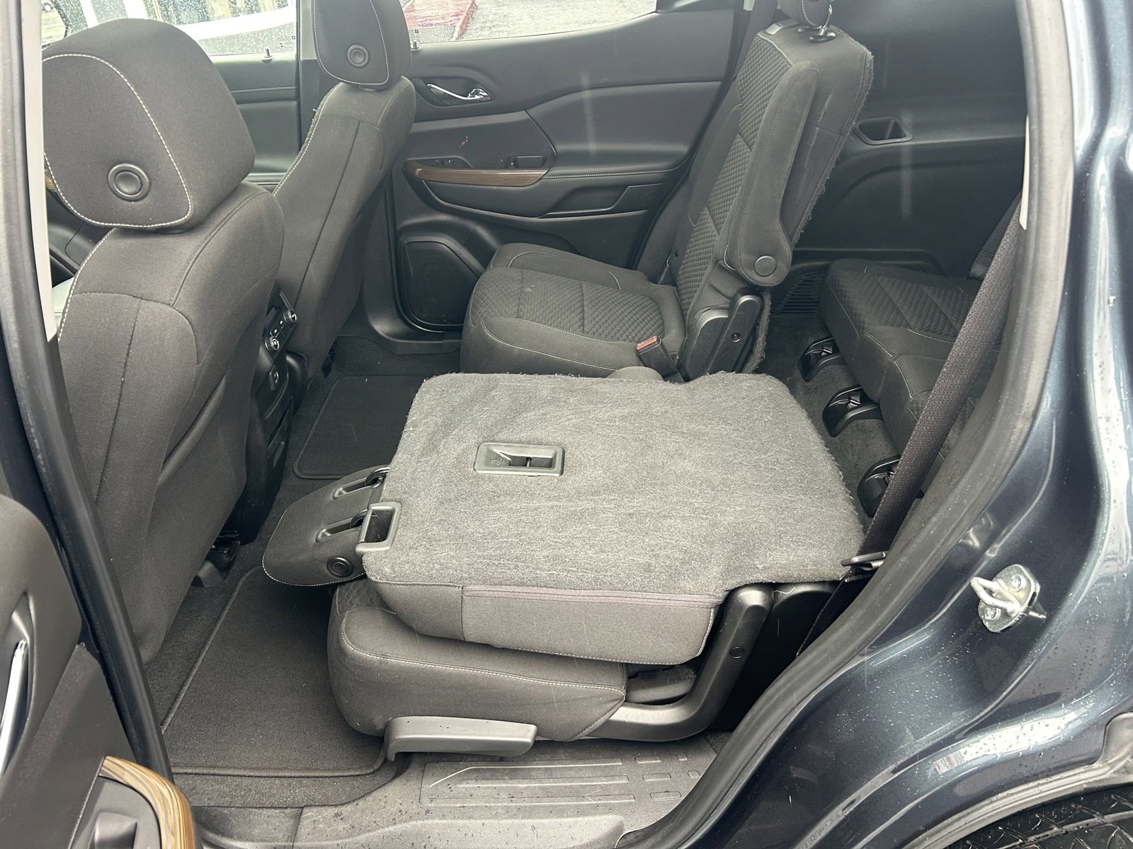 Used 2019 GMC Acadia SLE image 11