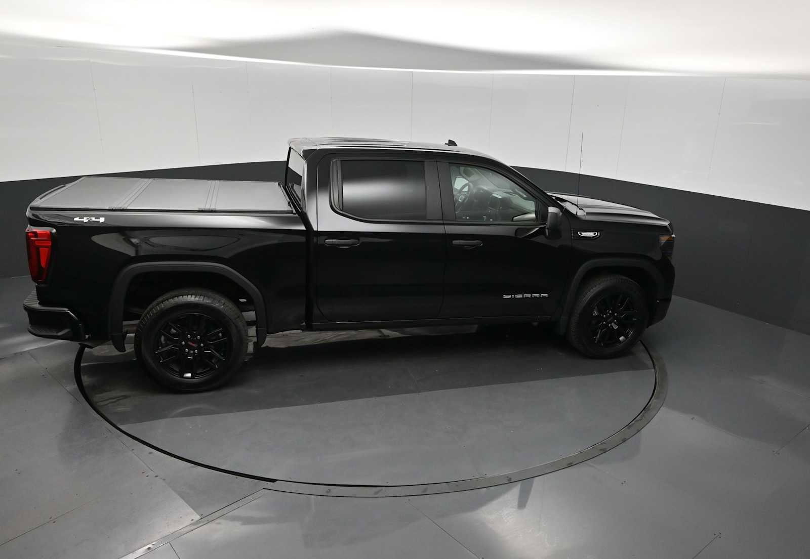 Used 2025 GMC Sierra 1500 Pro w/ Graphite Edition image 17