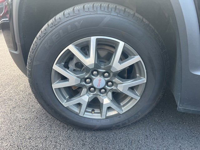 Used 2023 GMC Acadia SLE w/ Driver Convenience Package image 7