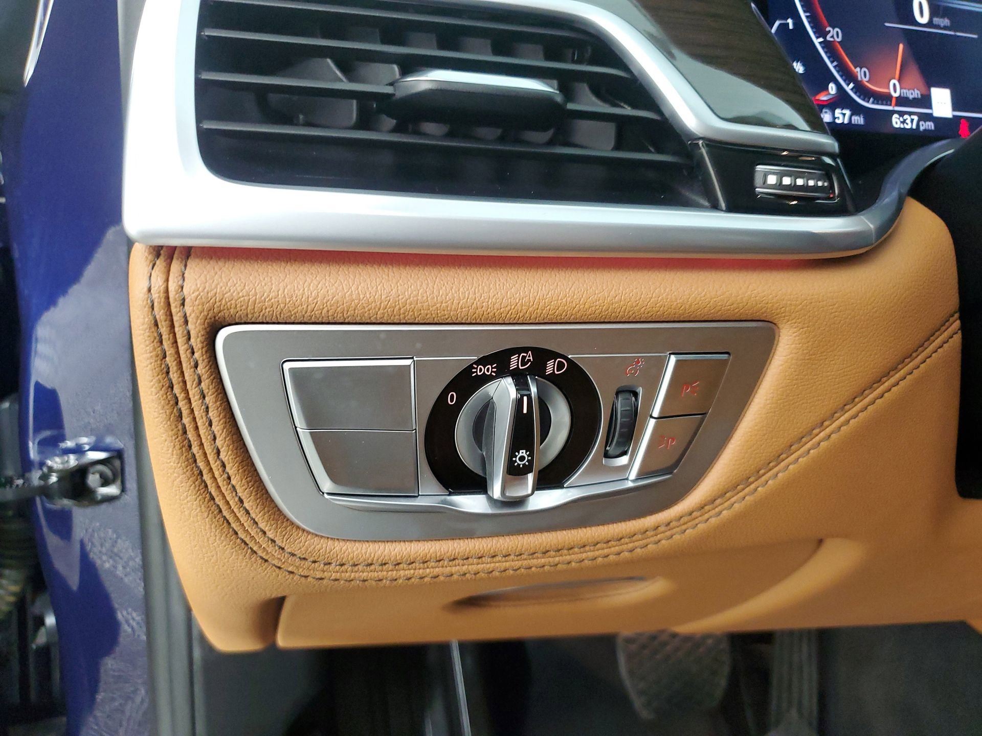 Used 2022 BMW 750i xDrive w/ Executive Package image 31