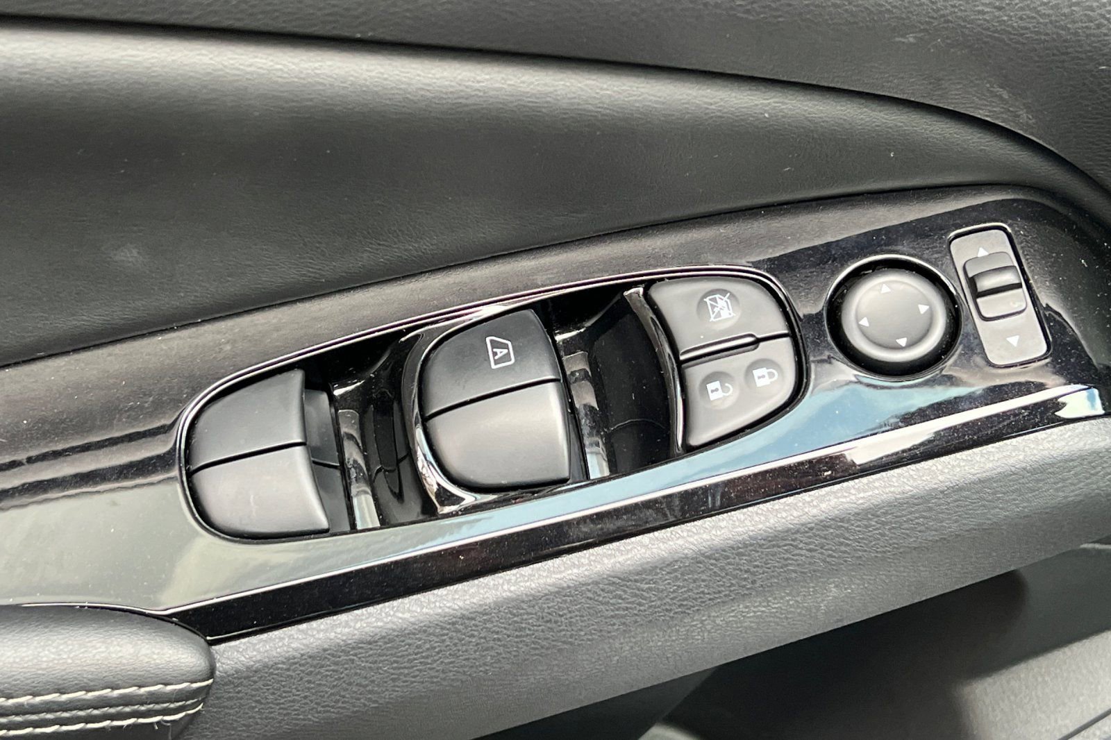 Used 2024 Nissan Altima 2.5 SL image 14