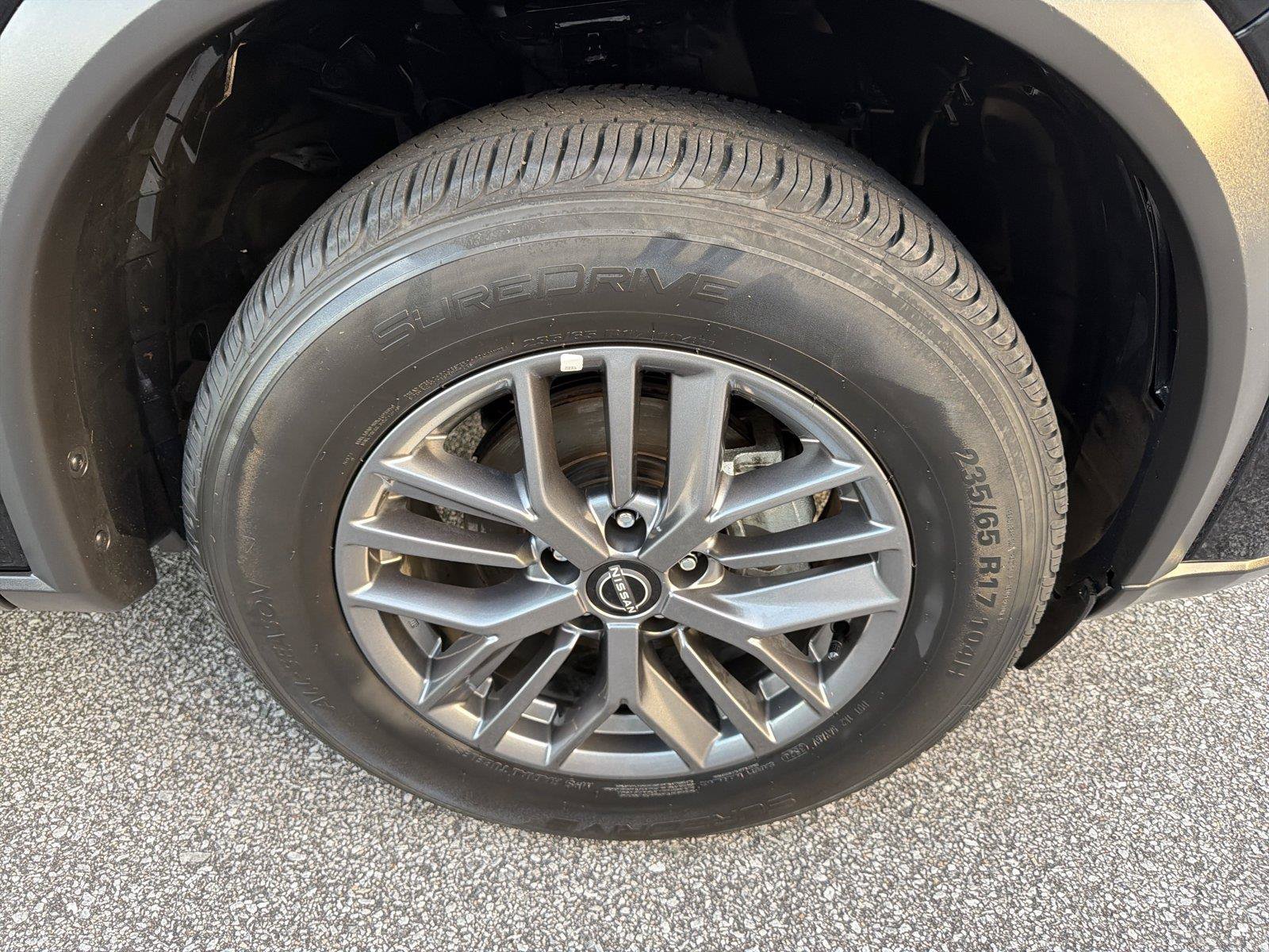 Used 2024 Nissan Rogue S AWD/4WD image 11