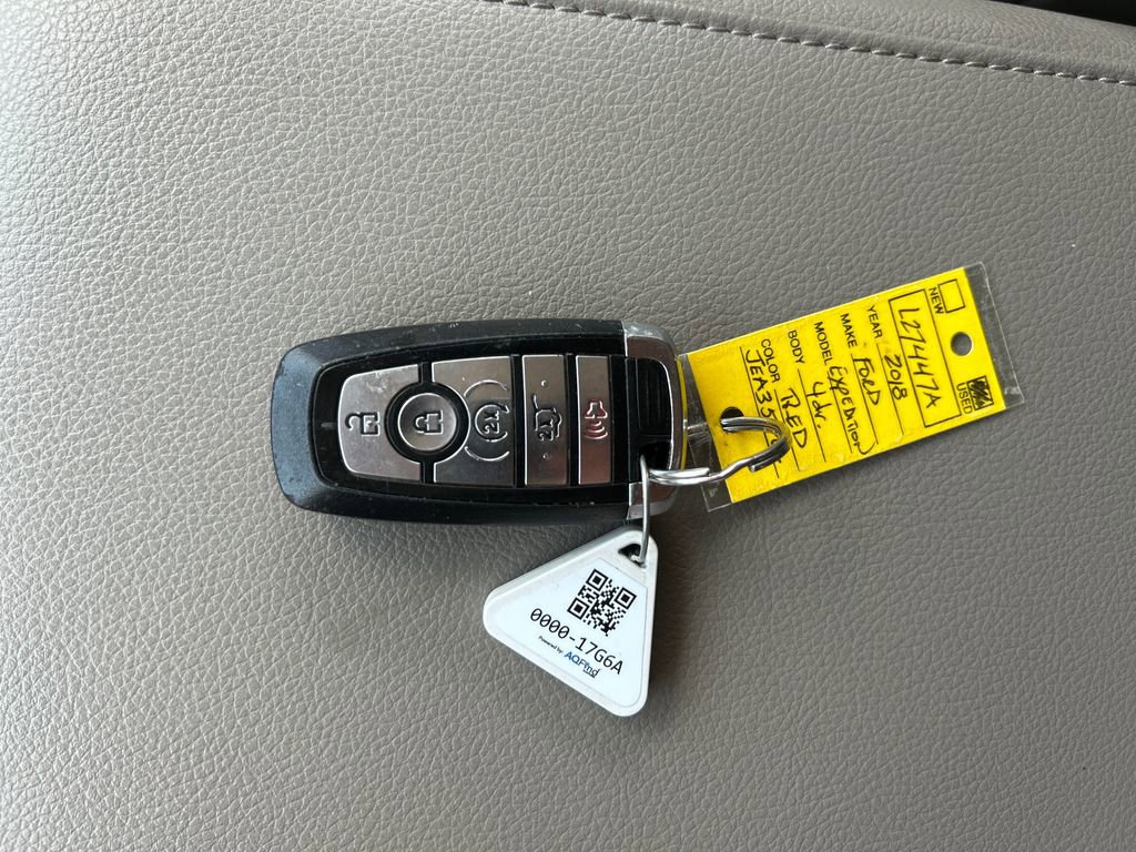Used 2018 Ford Expedition XLT w/ Equipment Group 202A RWD image 27