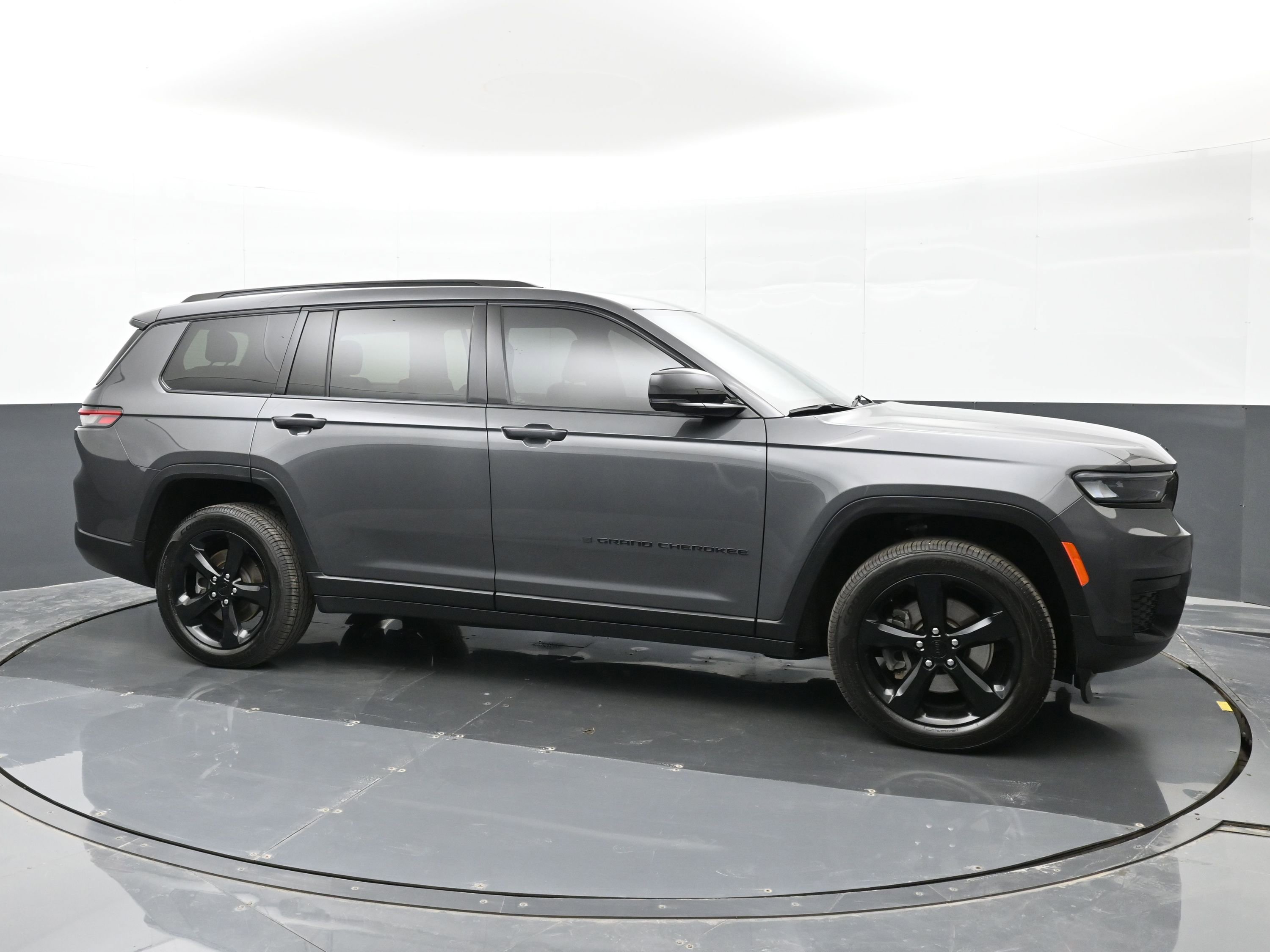 Used 2021 Jeep Grand Cherokee L Laredo AWD/4WD image 5