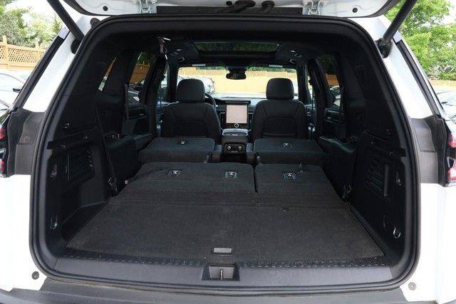 Used 2025 GMC Acadia AT4 AWD/4WD image 9