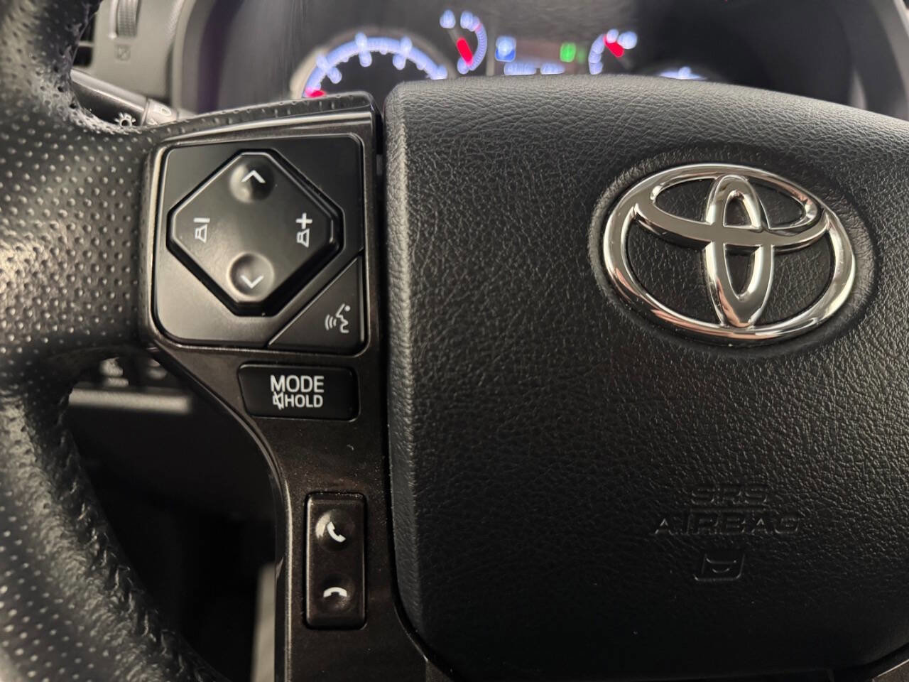 Used 2024 Toyota 4Runner TRD Off-Road image 29