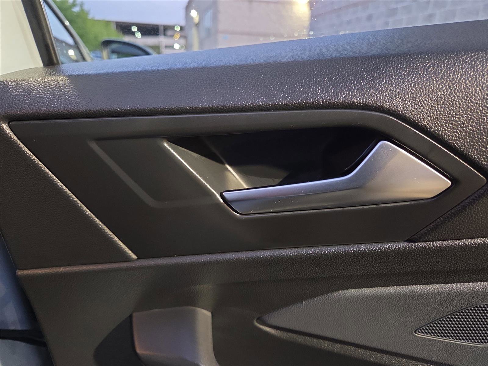 Certified 2025 Volkswagen Jetta SE w/ Sunroof Package image 29