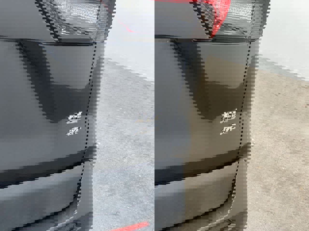 Used 2021 Toyota RAV4 XLE image 11